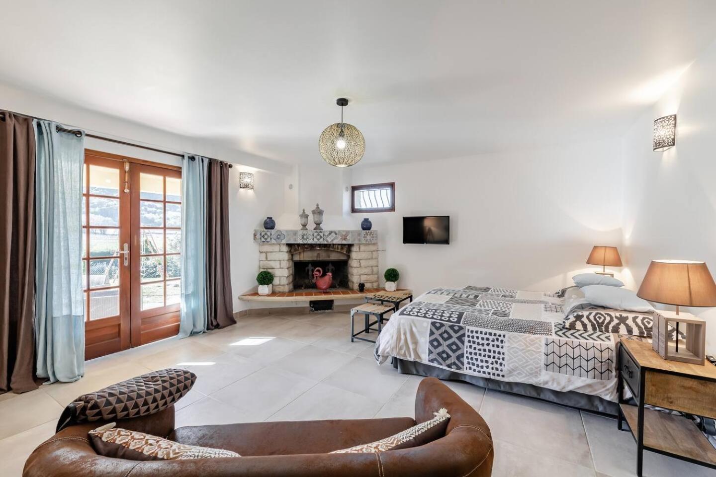 L'Angeannie Villa โรกฟอร์ต-ลา-เบดูล ภายนอก รูปภาพ